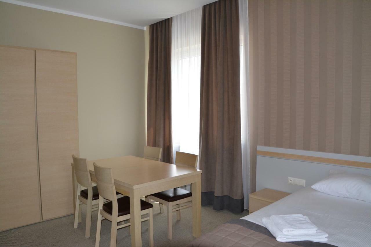 Emef Centrum Szkoleniowo-Serwisowe 索库乌卡 外观 照片